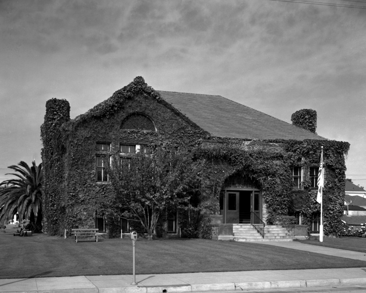 K_421_Public_Library_1951.jpg